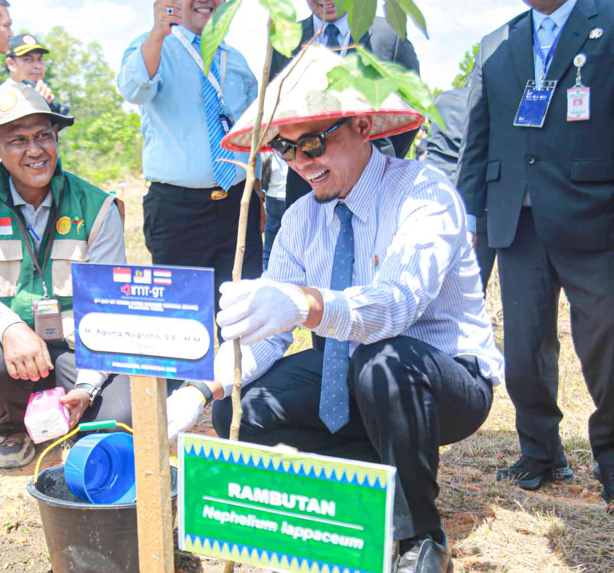 Wujudkan Masa Depan Hijau, Wako Agung dan Kepala Daerah dari 3 Negara Tanam Pohon di Pekanbaru 