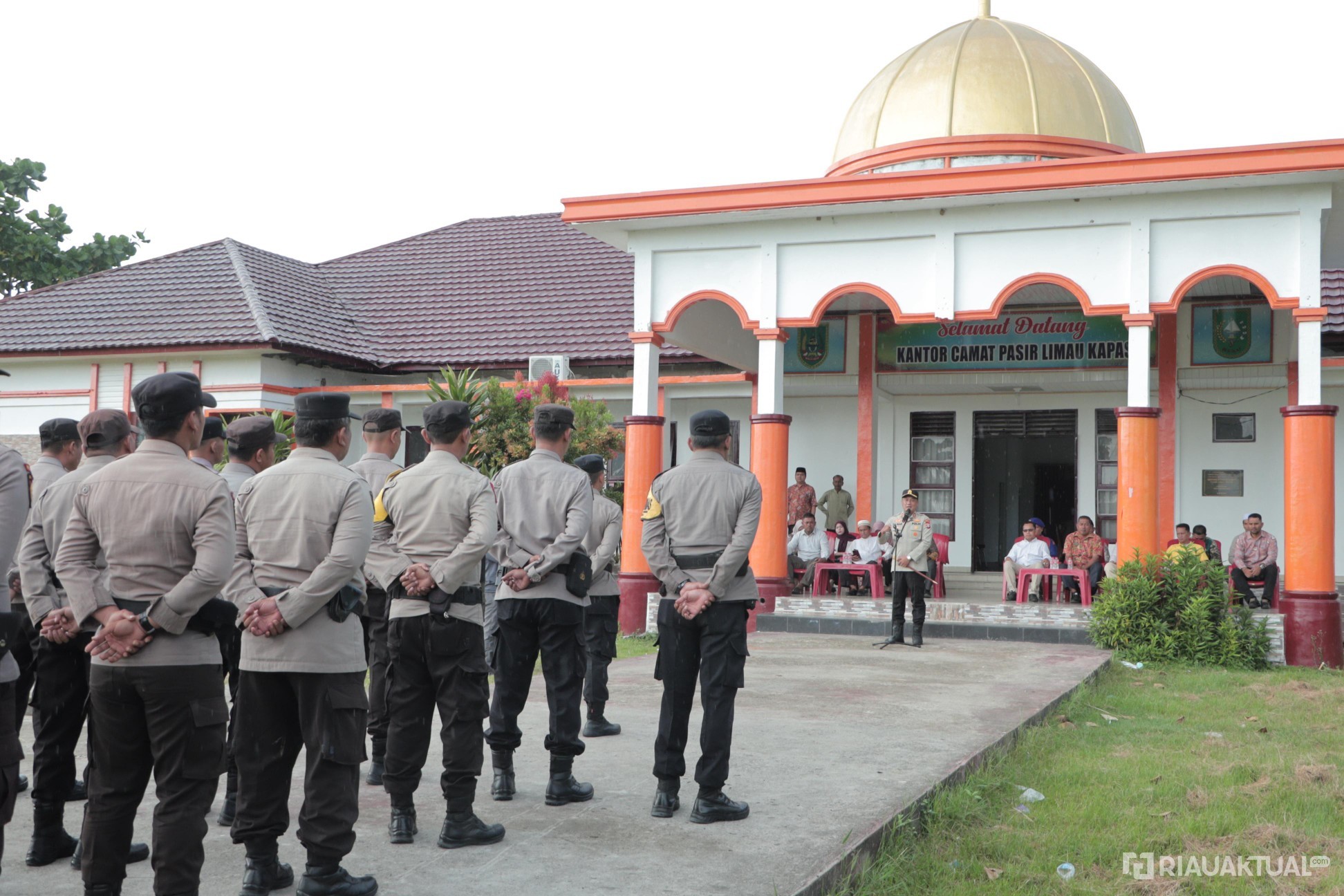 Pasca Kerusuhan, Kapolres Rohil Perkenalkan 23 Personel Baru Polsek Panipahan ke Warga