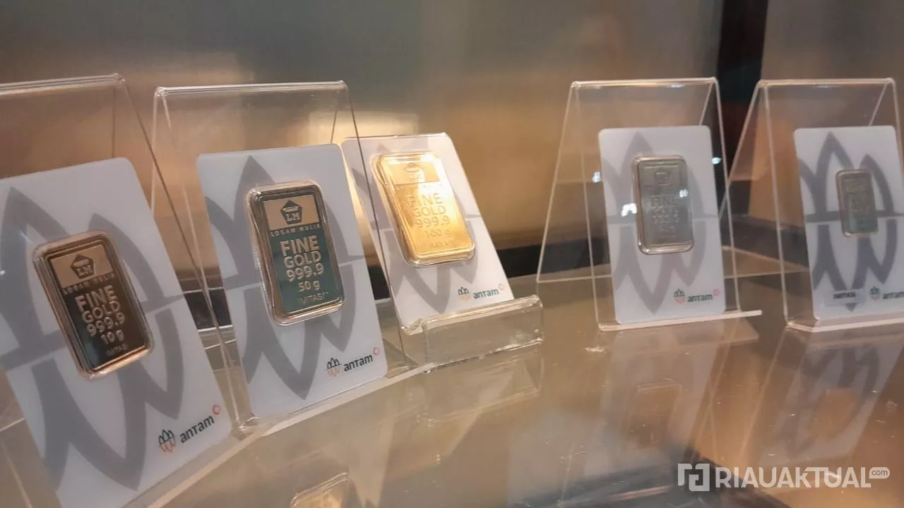 Harga Emas Antam Hari Ini Turun Rp13 Ribu, Ini Daftarnya