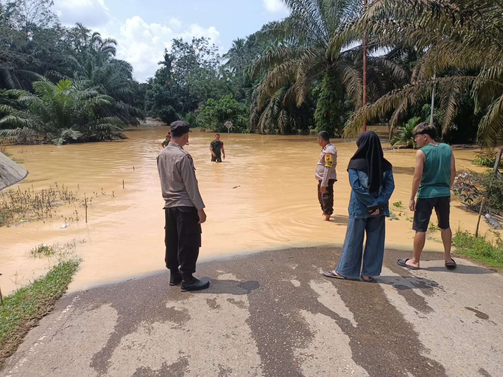 Sungai Ulo Meluap, Puluhan Rumah di Hulu Kuantan Terendam Banjir