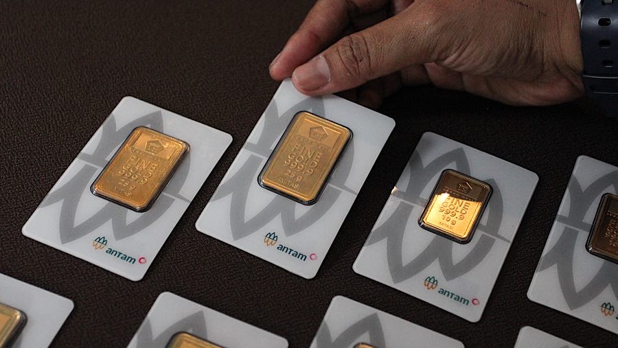 Harga Emas Antam Hari Ini Melemah, Turun Rp18 Ribu per Gram