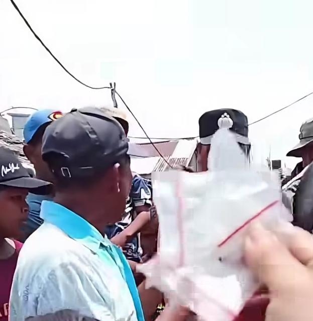 Warga Rohil Ngamuk, Obok-obok Rumah Diduga Sarang Narkoba di Pasir Limau Kapas