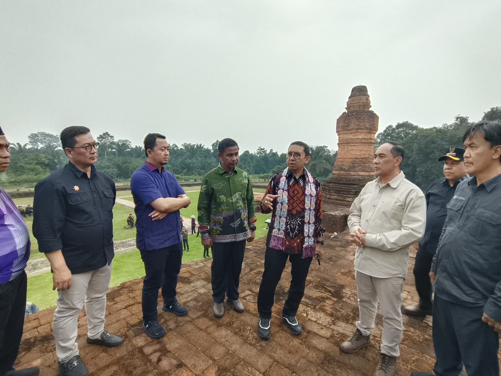 Kunjungi Candi Muara Takus, Menteri Kebudayaan Siap Dukung Pelestarian dan Pengembangan Kawasan