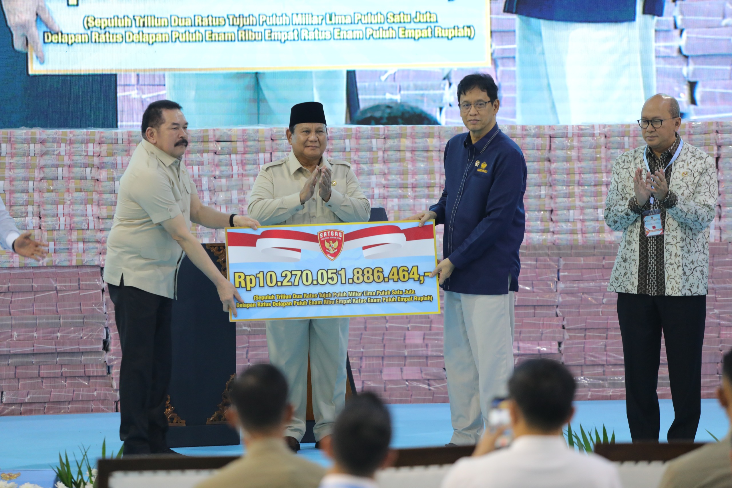 Satgas PKH Serahkan Rp10,2 Triliun ke Negara, Prabowo: Bisa Perbaiki 5.000 Puskesmas