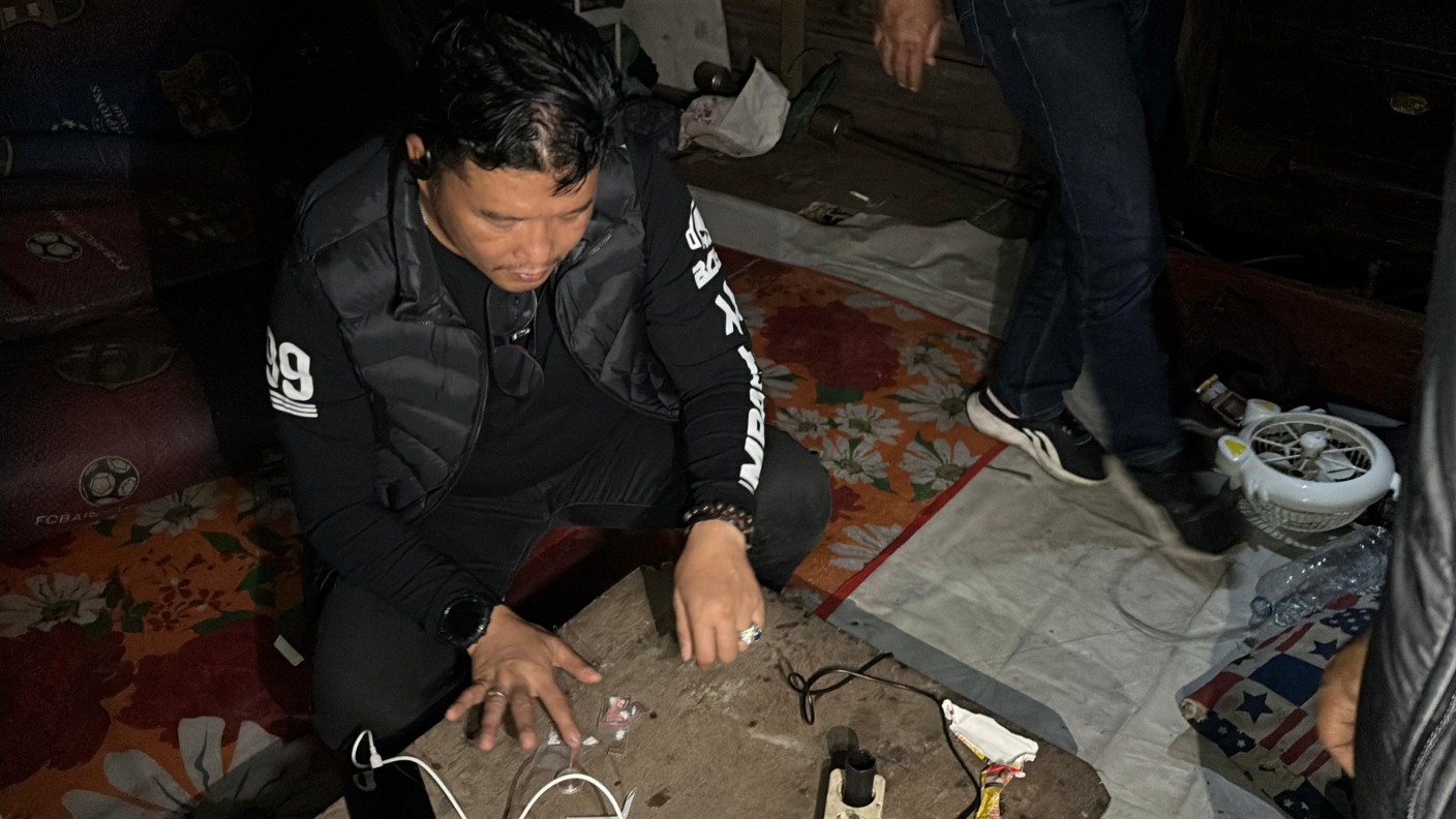 Polisi Gerebek Tenda Biru di Pekanbaru, 5 Paket Sabu dan Ekstasi Ditemukan