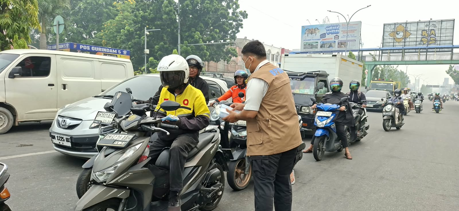 Kabut Asap Selimuti Pekanbaru, Diskes Riau Bagikan 5.000 Masker