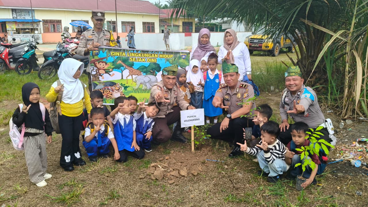 Polsek Rimba Melintang Kenalkan Green Policing dan Tanam Pohon di TK Terpadu