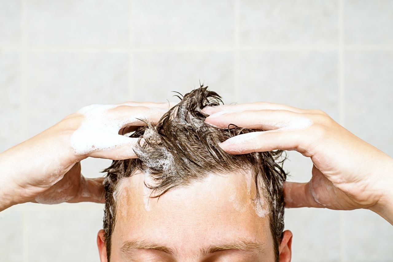 Mitos atau Fakta: Sering Keramas Bisa Bikin Rambut Cepat Panjang?