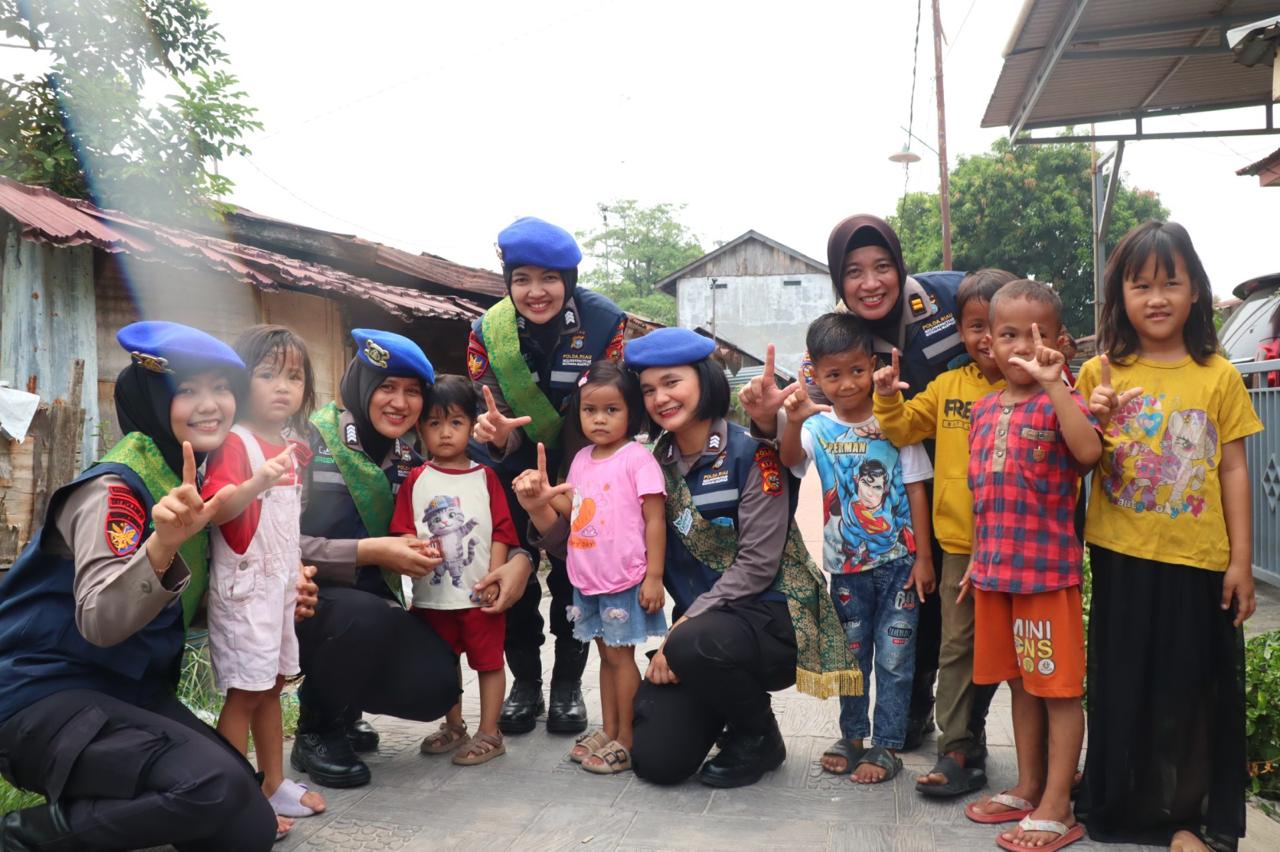 HUT Polwan ke-78, Aksi Sosial Polwan Ditpolairud Polda Riau Sentuh Warga Pesisir Pekanbaru