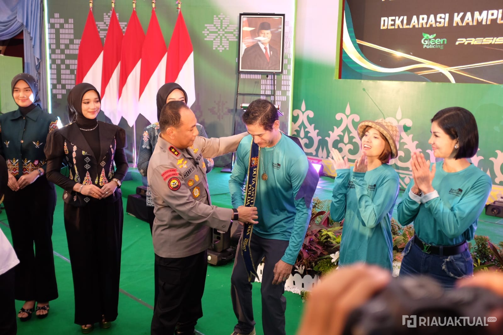 Polda Riau Gandeng Artis Nasional dan Generasi Muda, 23 Duta Anti Narkoba 2026 Dikukuhkan