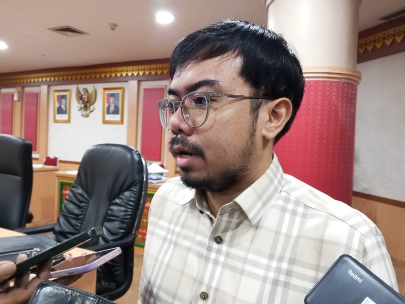 Pelebaran Jalan HR Soebrantas Dikebut, Ginda Minta Pedagang di Trotoar Ditertibkan