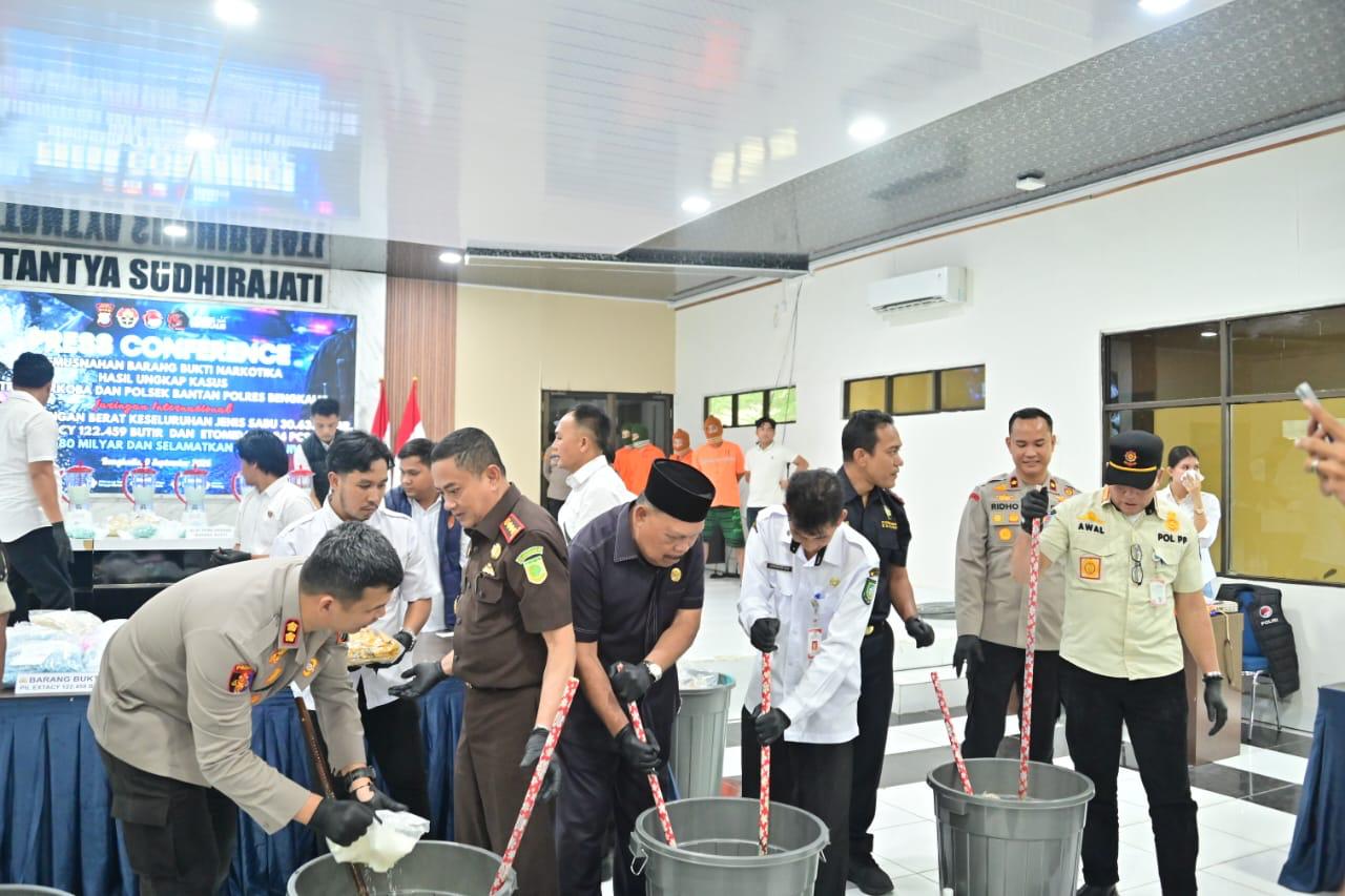 Polres Bengkalis Musnahkan Narkoba Senilai Rp80 Miliar