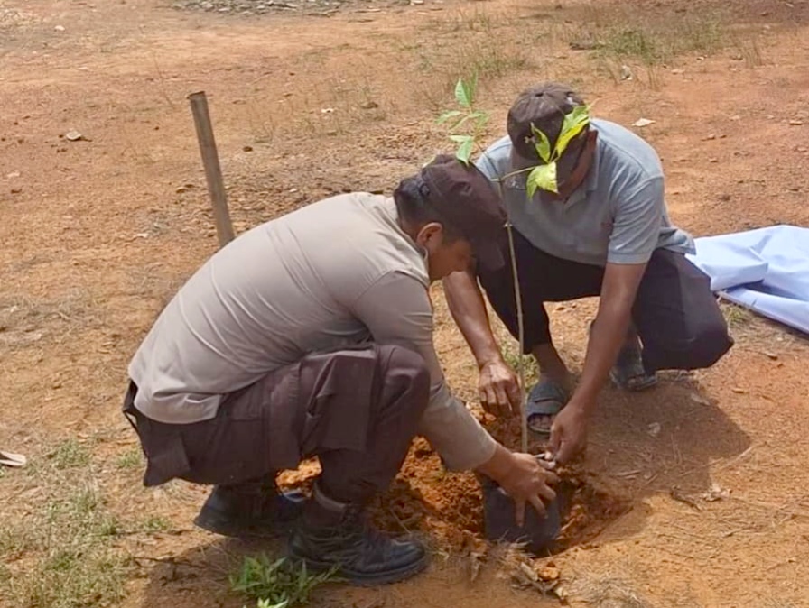 Green Policing, Polsek Rimba Melintang Tanam 10 Bibit Pohon di GPIB Mukti Jaya
