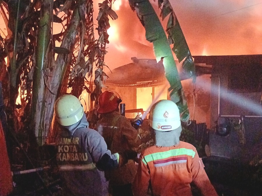 Lima Rumah Terbakar di Asrama Polisi Pekanbaru