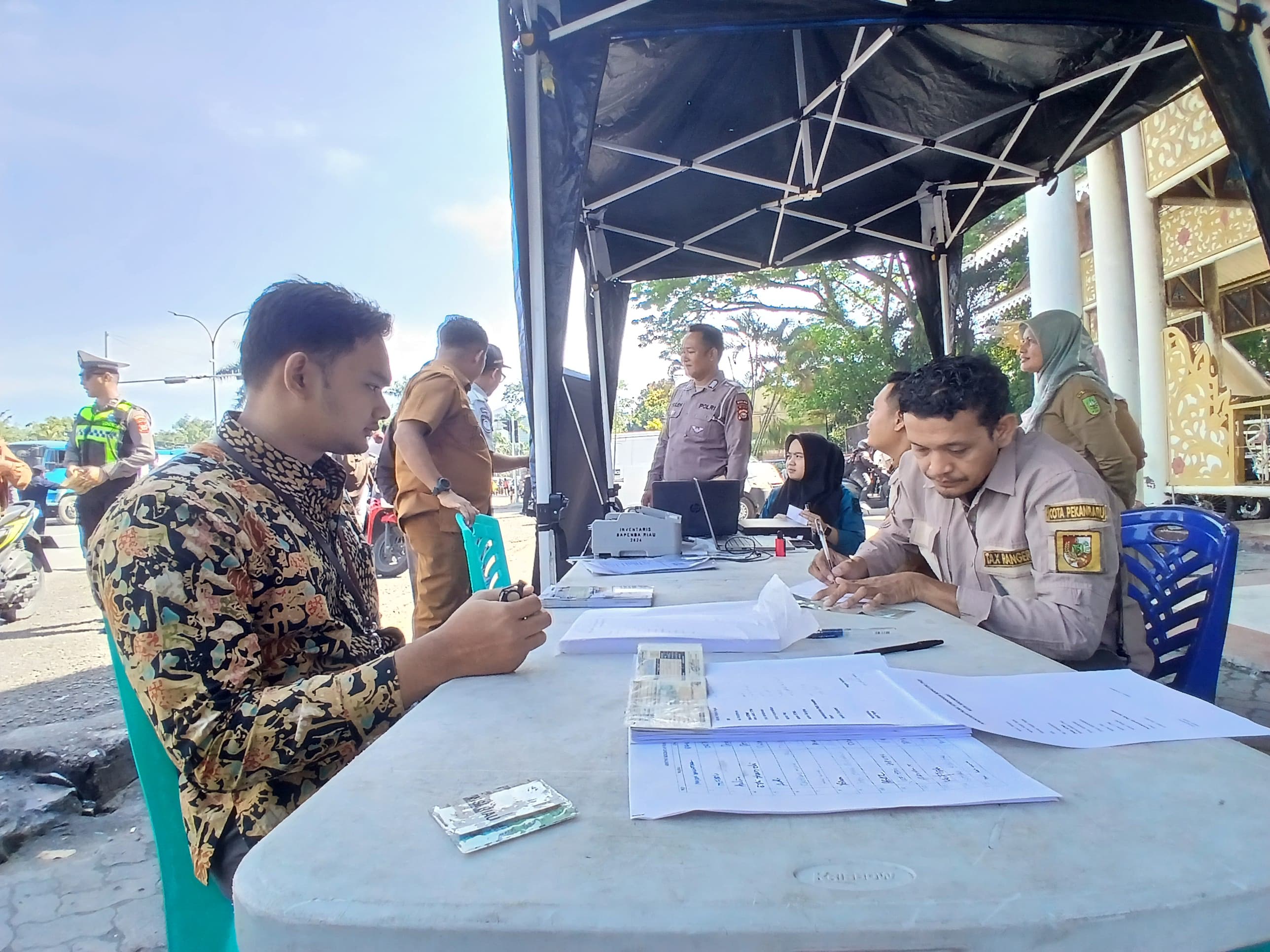 Bapenda Pekanbaru Jaring Kendaraan Nunggak Pajak Hingga Tiga Tahun Saat Razia Gabungan di MTQ