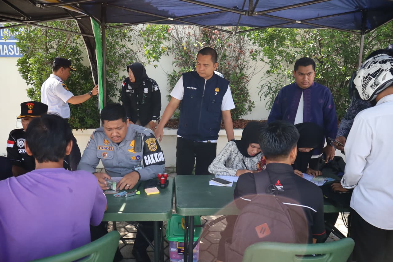 Optimalisasi PAD, Bapenda Pekanbaru Edukasi Puluhan Pemilik Kendaraan Penunggak Pajak 