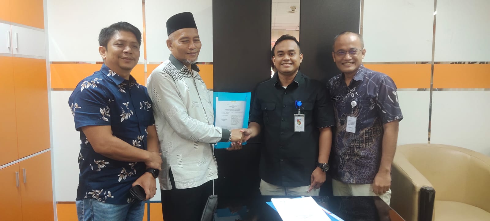 Pengurus Masjid Paripurna Agung Al-Firdaus Jalin MoU dengan PT SPM, Hadirkan Kios Sembako Murah 