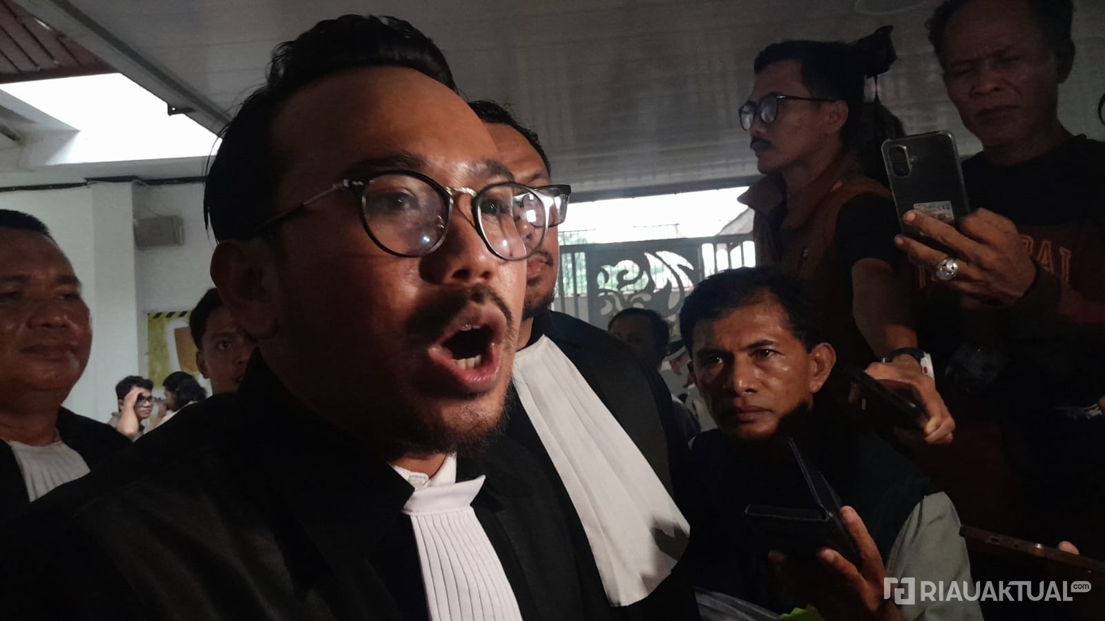 Ferry Yunanda Aktif Minta dan Distribusikan Uang, Pengacara Abdul Wahid: Harusnya Dia yang Diadili
