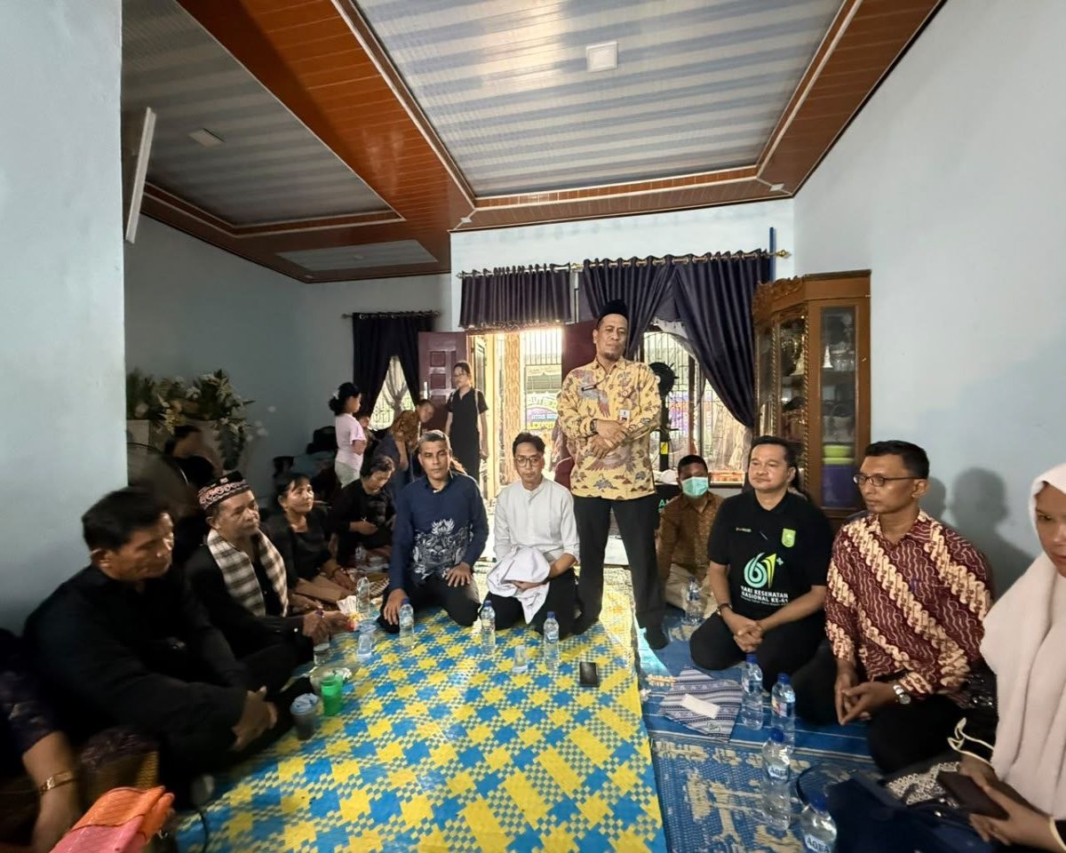 Sampaikan Belasungkawa, Plt Gubri Utus Kadiskes ke Rumah Duka dr Alex