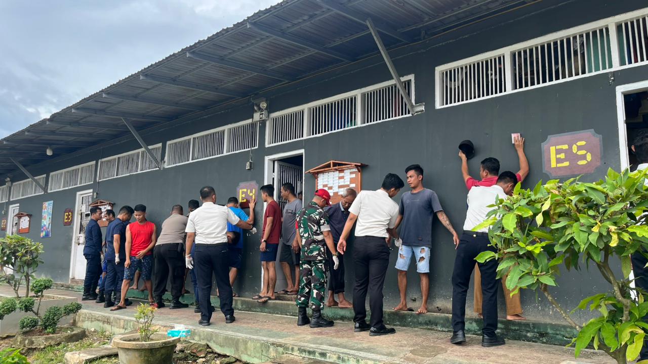 Sambut HBP ke-62, Rutan Rengat Gelar Razia dan Tes Urine