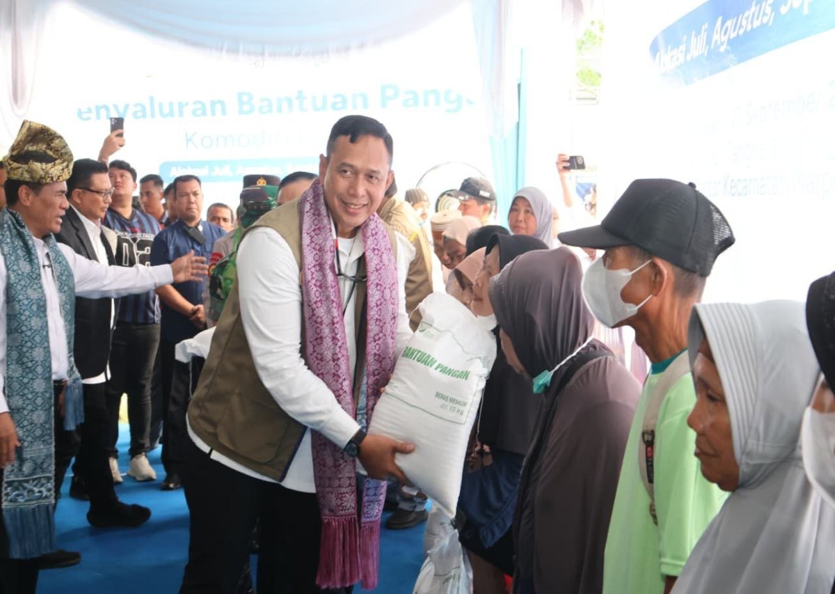 BULOG Salurkan Bantuan Pangan Beras Bagi 619.290 Penerima di Provinsi Riau