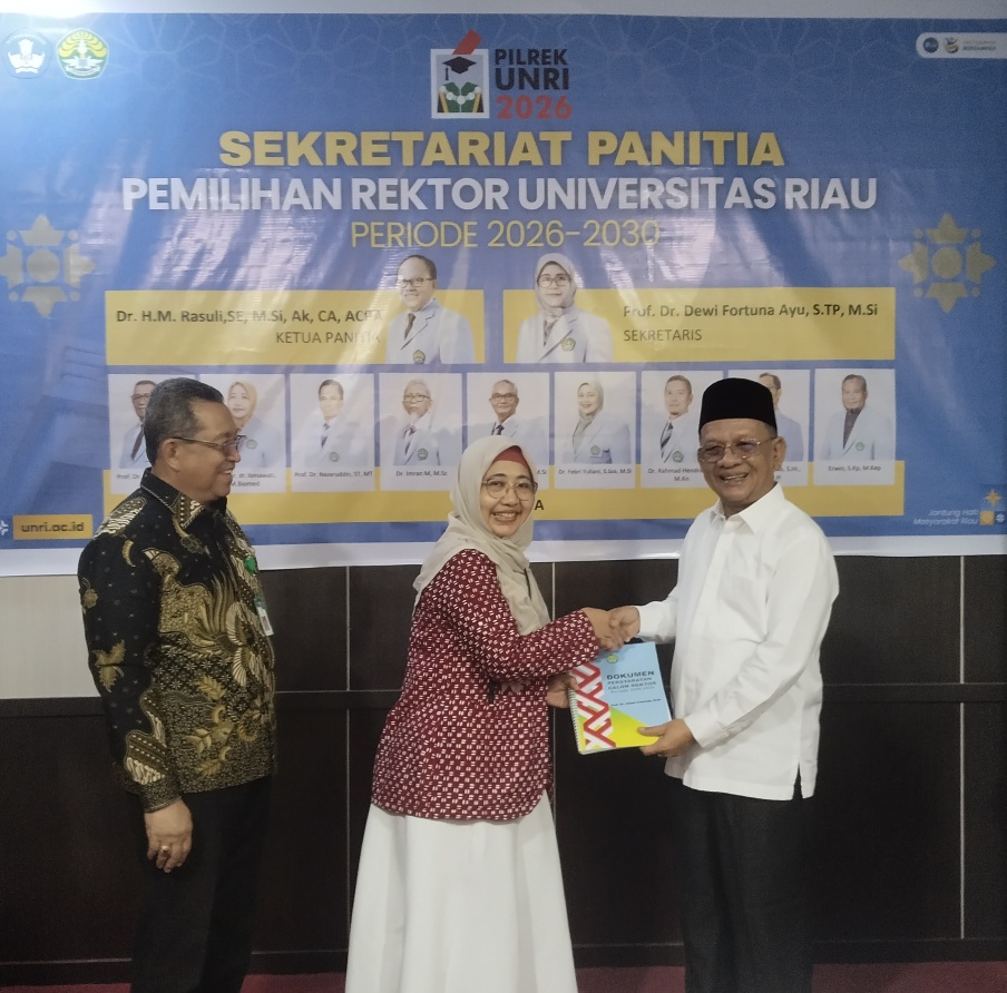 Jalan Kaki dari FKIP ke Rektorat, Prof Jimmi Jadi Pendaftar Pertama Calon Rektor UNRI Periode 2026-2030