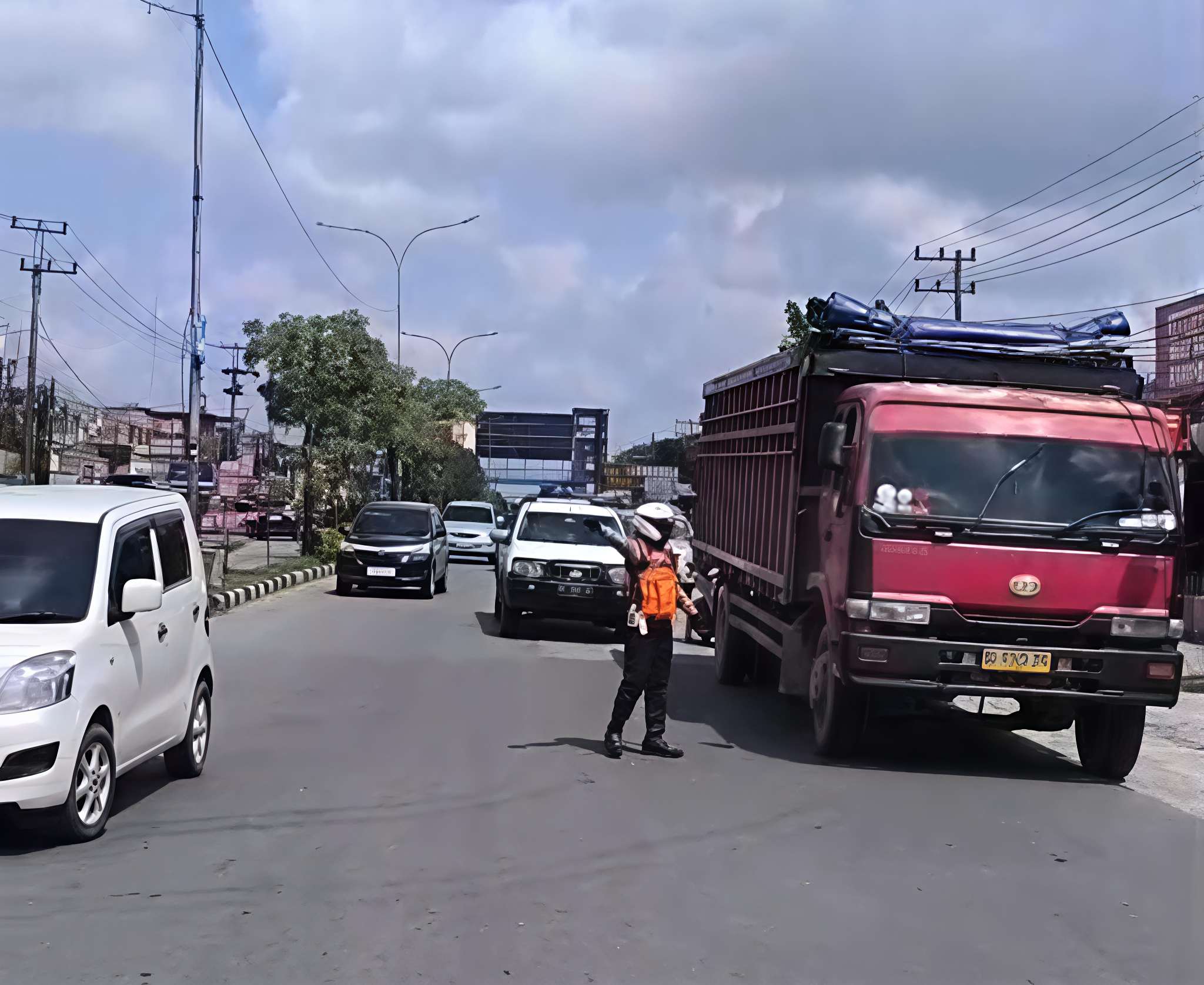 Halau Truk ODOL, Dishub Pekanbaru Jaga Pintu Masuk Kota Hingga Malam Hari