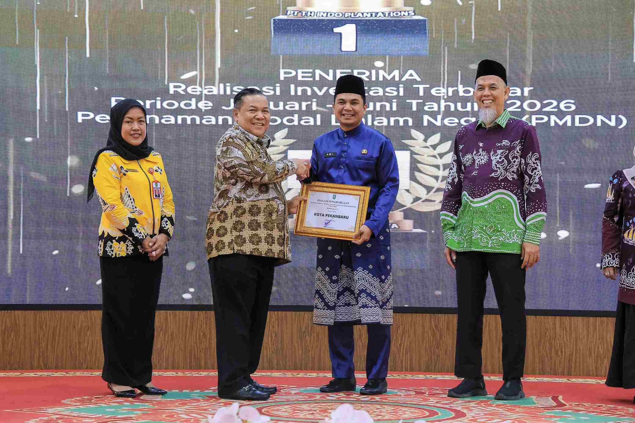 Lampaui Target Nasional, Pekanbaru Sabet Peringkat I Riau Investment Award 2026