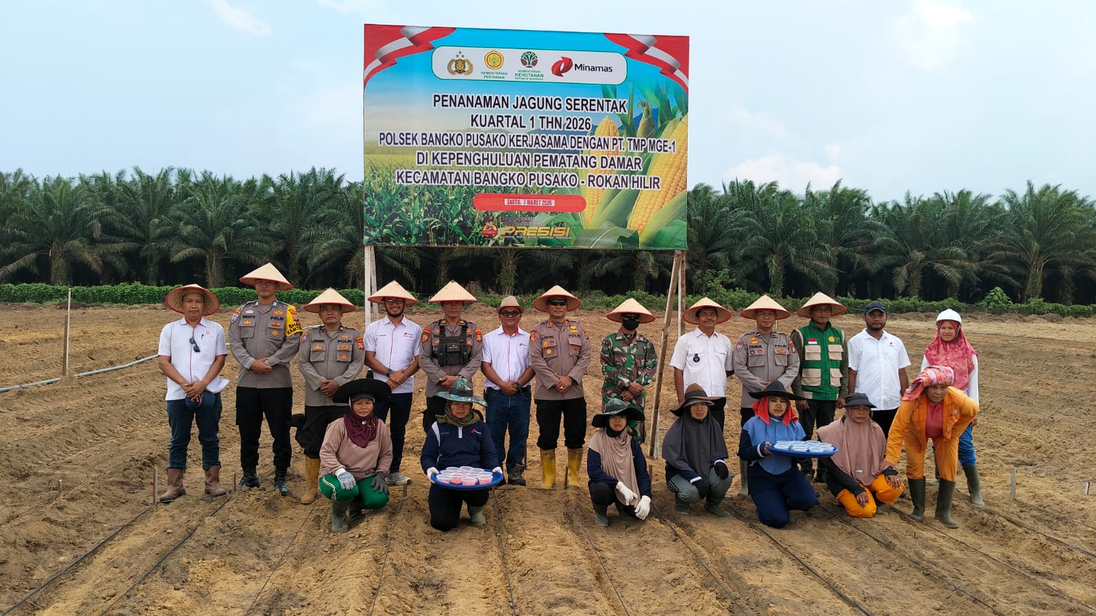 Polsek Bangko Pusako Tanam Jagung 1 Hektare, Dukung Program Asta Cita Presiden