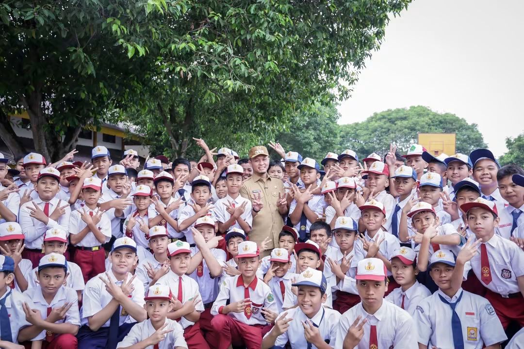 Mulai Oktober, Puluhan Ribu Murid SD-SMP di Pekanbaru Bakal Terima Seragam Gratis