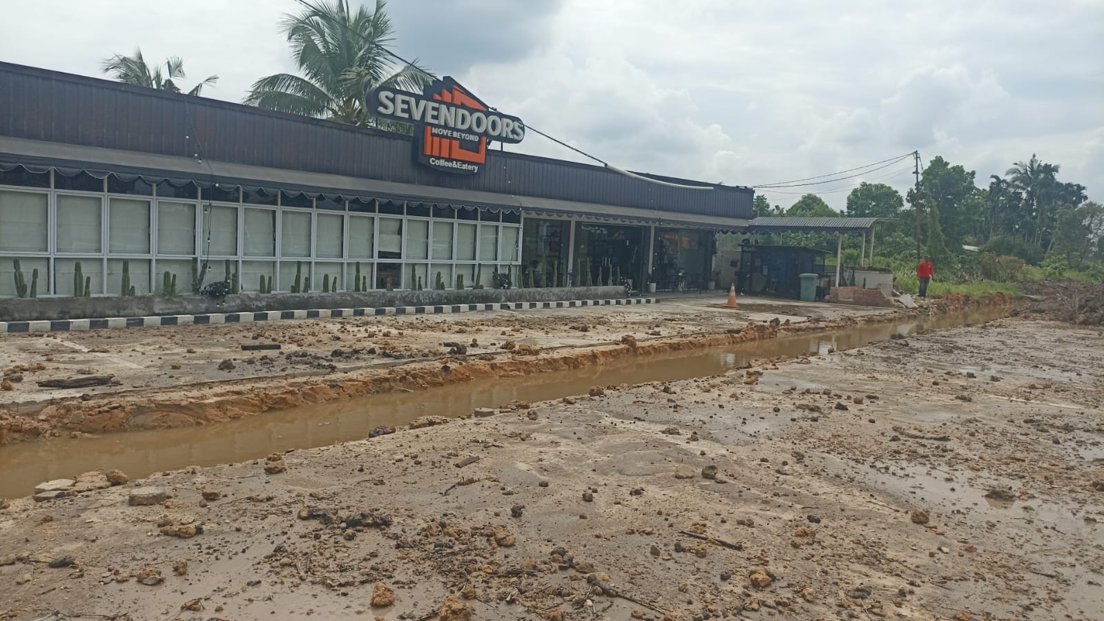Pemko Pekanbaru Tertibkan Aset Tanah di Sudirman Ujung, Parit Jalan Rampung Digali 