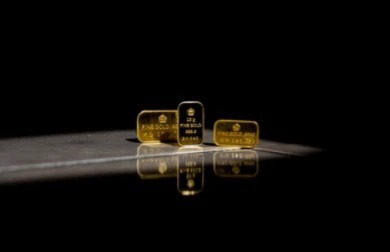 Makin Anjlok, Emas Antam Hari Ini Dijual Rp2,599 Juta per Gram