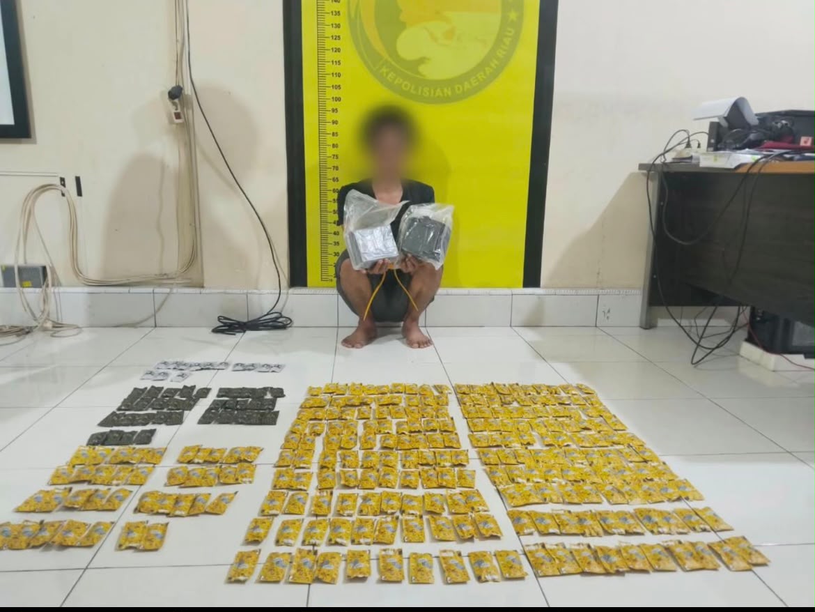 Polda Riau Amankan 2,1 Kg Sabu dan 284 Catridge Etomidate di Pekanbaru