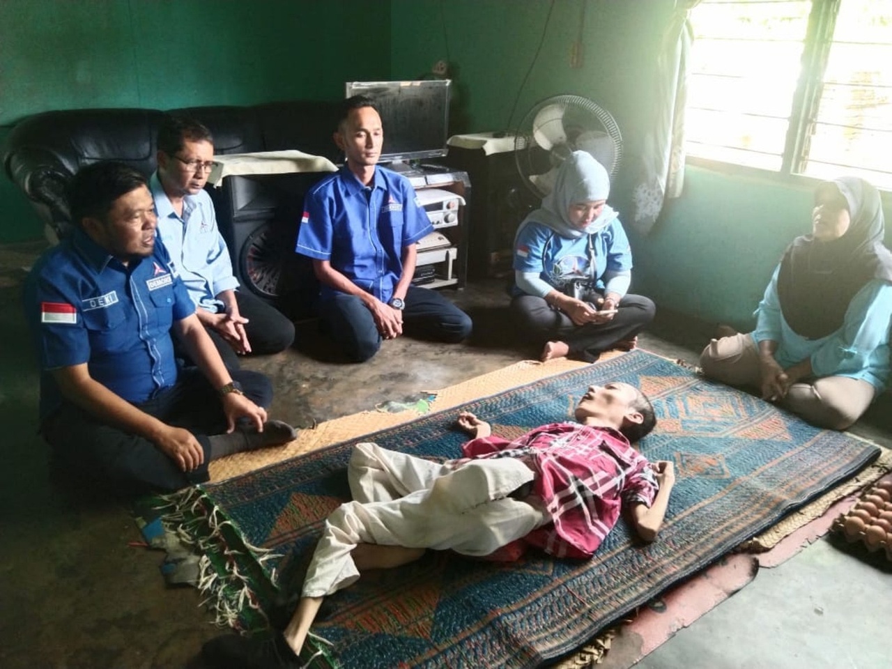Jelang HUT ke-25 Demokrat, DPC Inhu Salurkan Bantuan Sembako untuk Warga