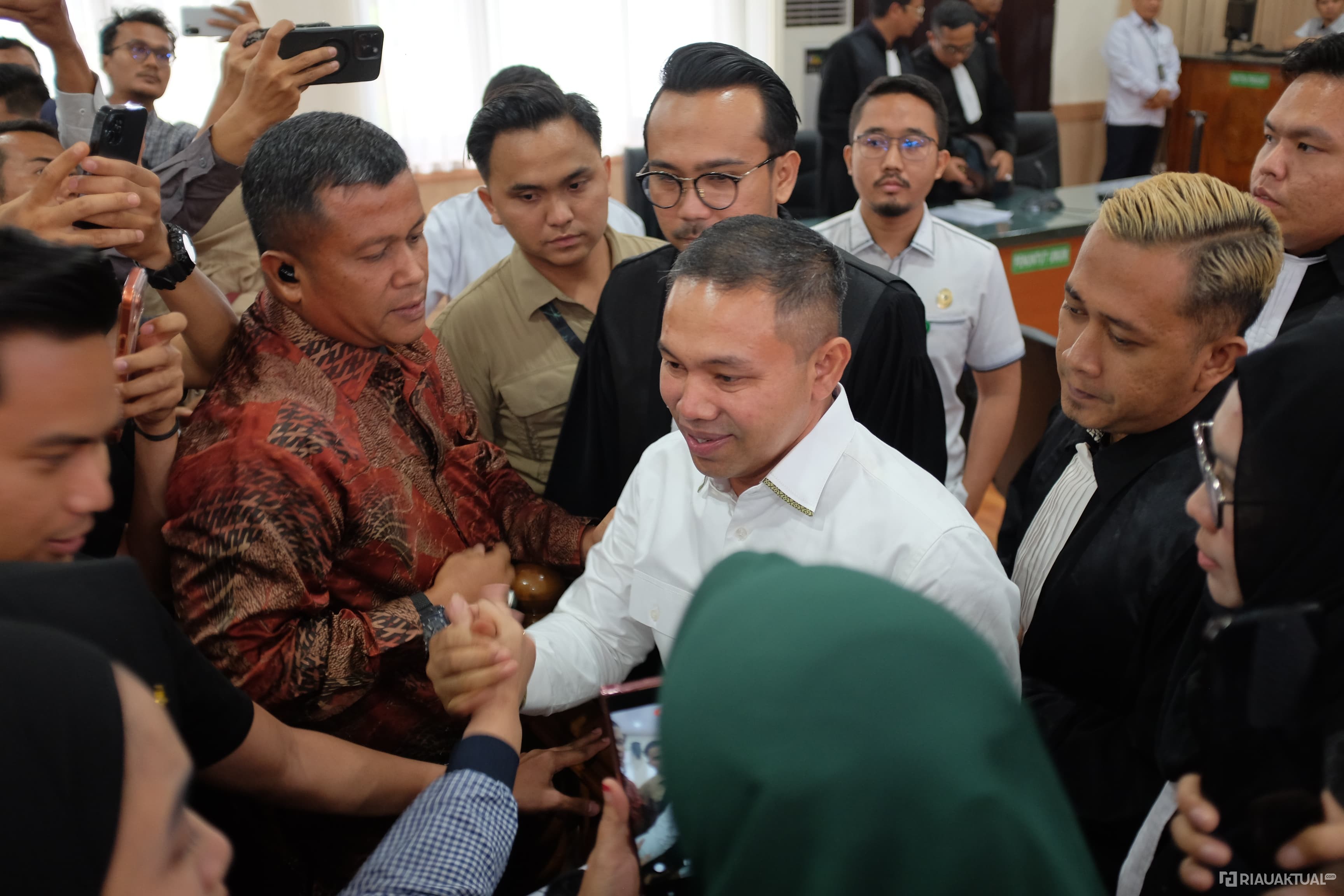 Sidang Eksepsi Abdul Wahid, Kuasa Hukum Sebut Dakwaan JPU Mengada-ada dan Tak Jelas