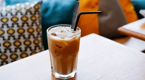 Benarkah Tren Minum Kopi Gen Z Lebih Ramah Lingkungan?
