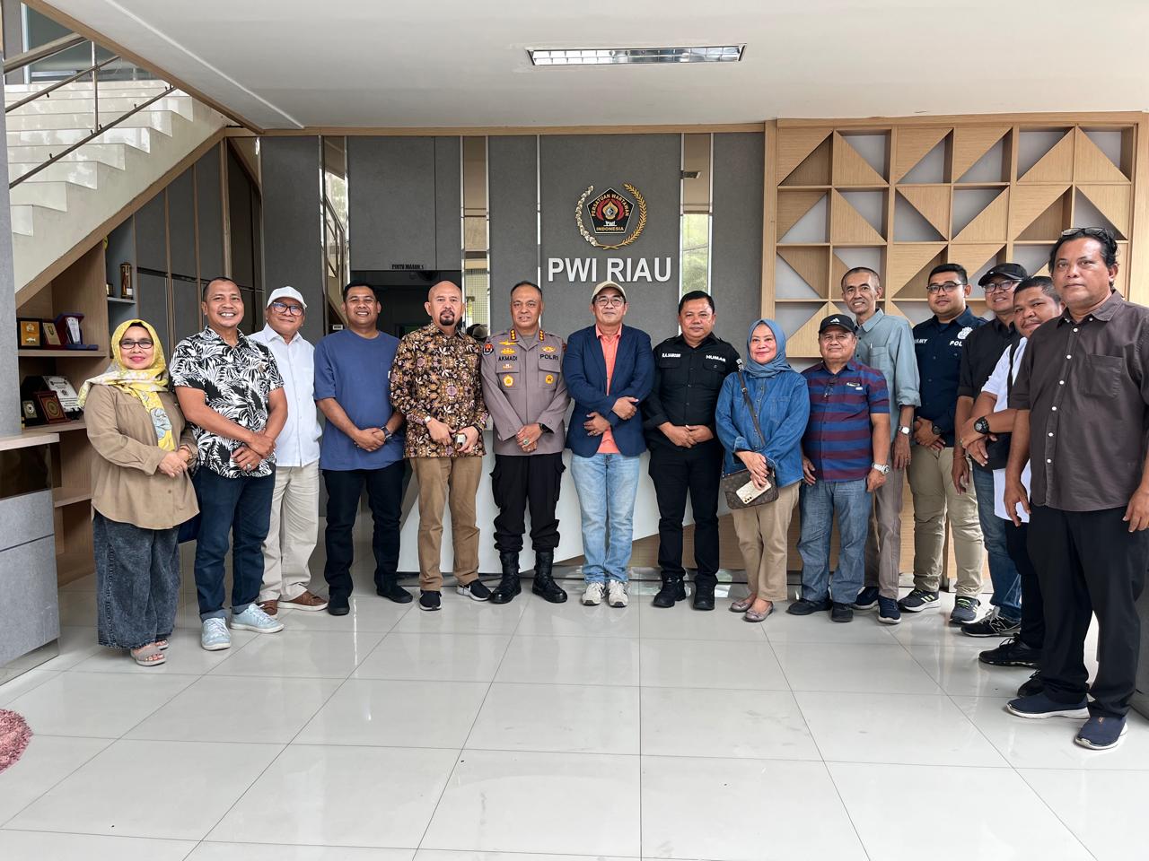 Perkuat Sinergi, PWI Riau dan Bidhumas Polda Riau Komitmen Sajikan Informasi Akurat
