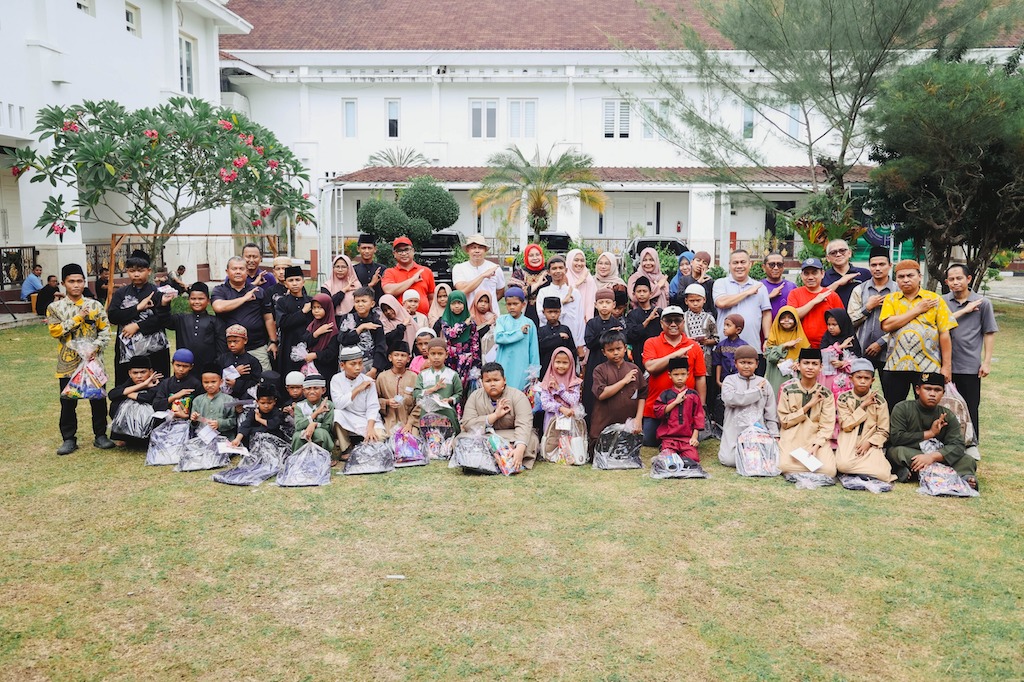 Ceria Anak-Anak Panti Rayakan HUT ke-81 RI Bersama PTPN IV Regional III