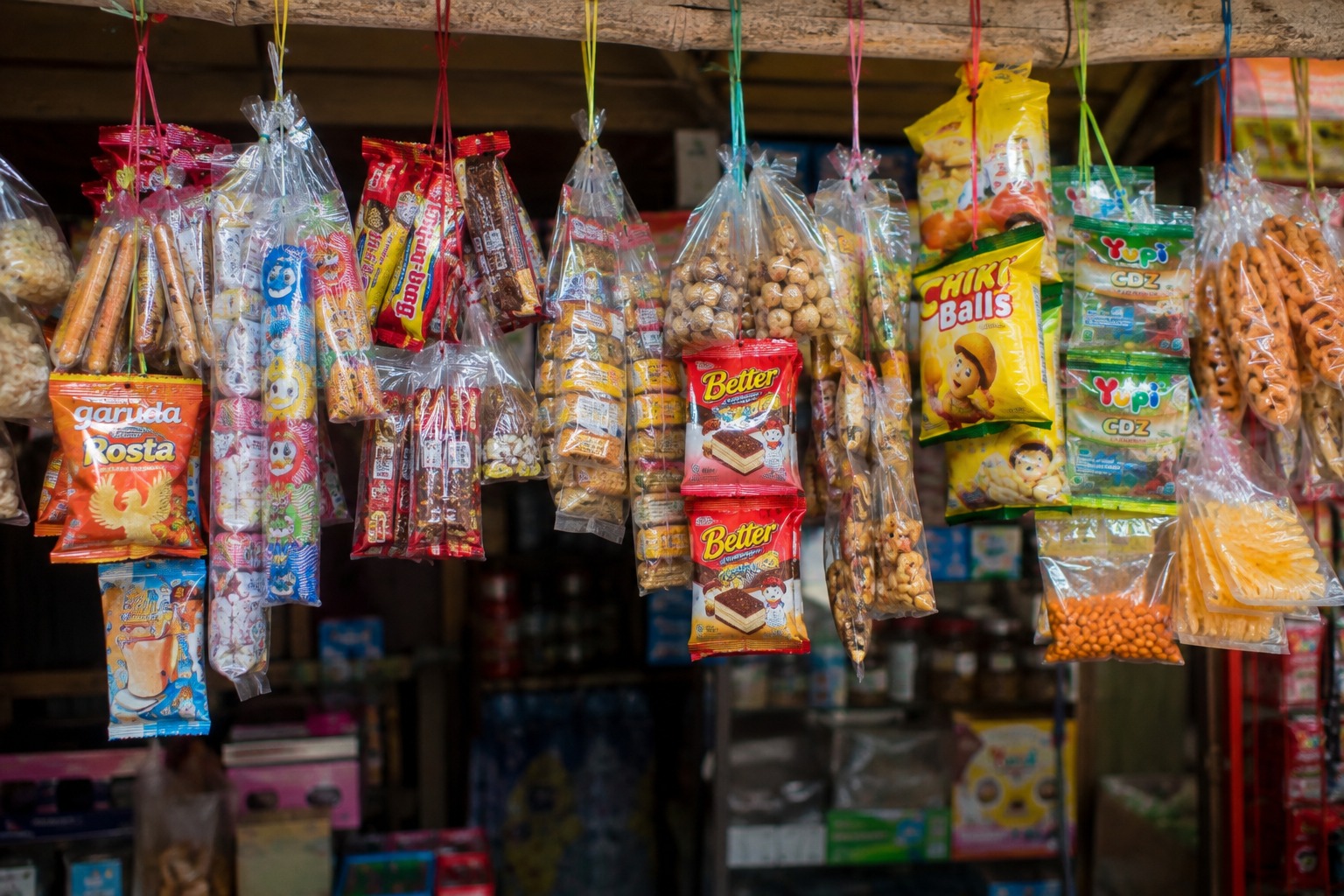 Menjamur Jajanan Murah di Warung-warung, Aman Nggak Sih?