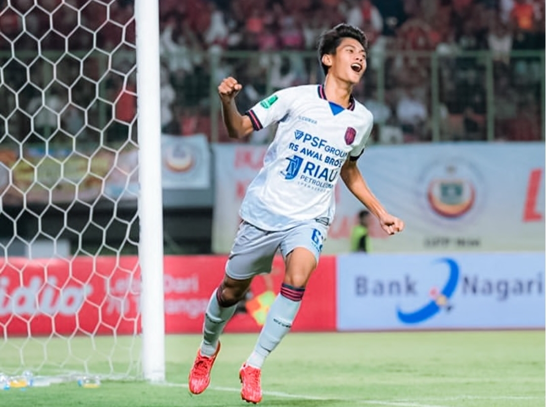 Gol Tunggal Dimas Wicaksono Bawa PSPS Pekanbaru Taklukkan Semen Padang