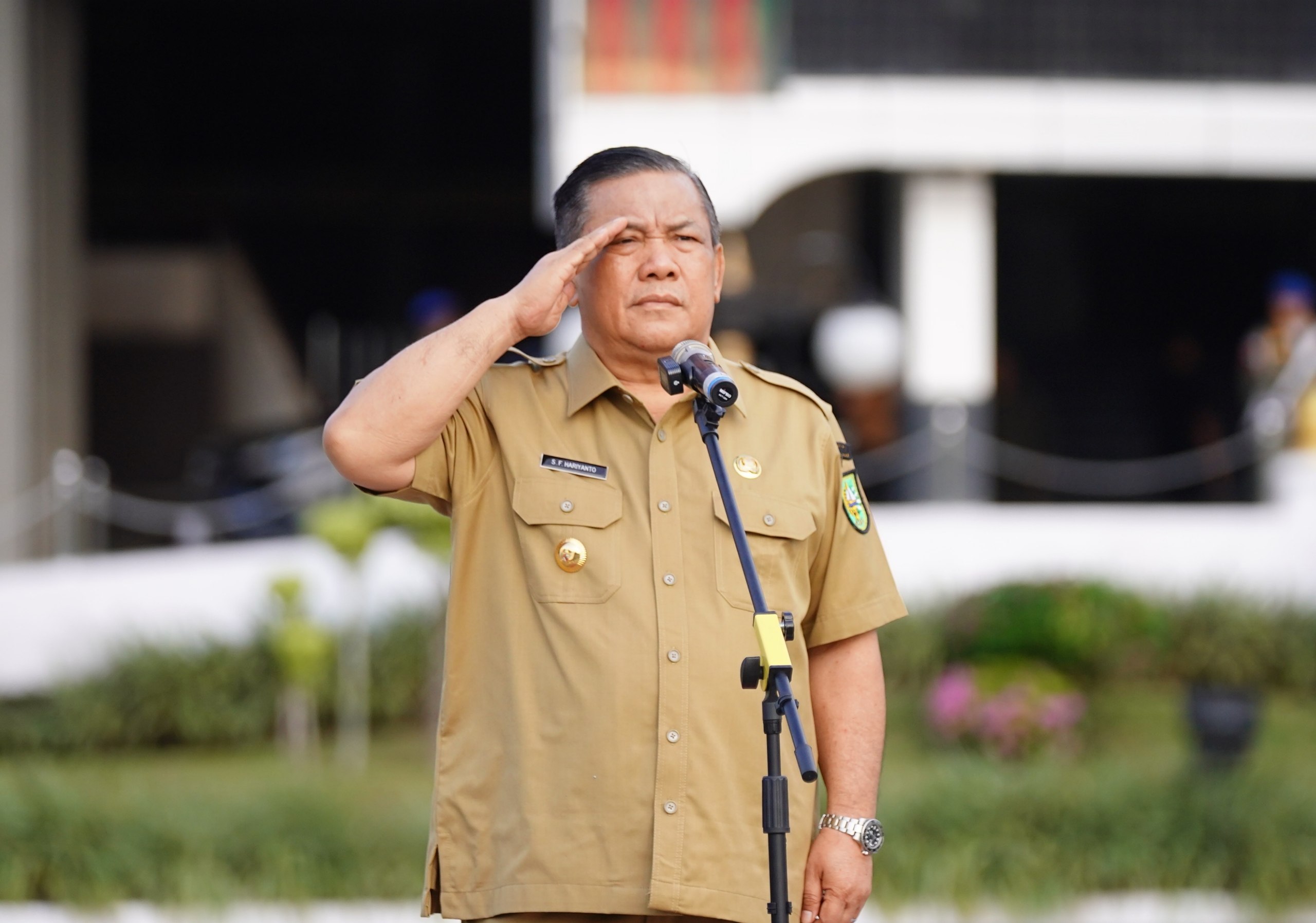 KPK Periksa Plt Gubernur Riau SF Hariyanto