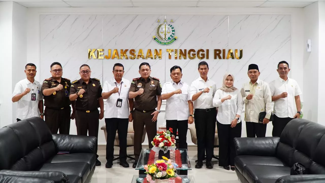 Bupati Asmar Silaturahmi ke Kajati Riau, Perkuat Sinergi Hukum dan Pembangunan