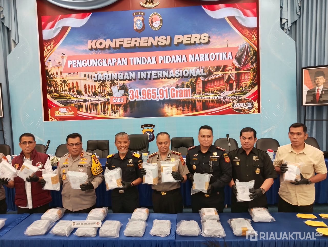 Polda Riau Gagalkan Peredaran 34,9 Kg Sabu Jaringan Internasional, 5 Tersangka Diringkus 