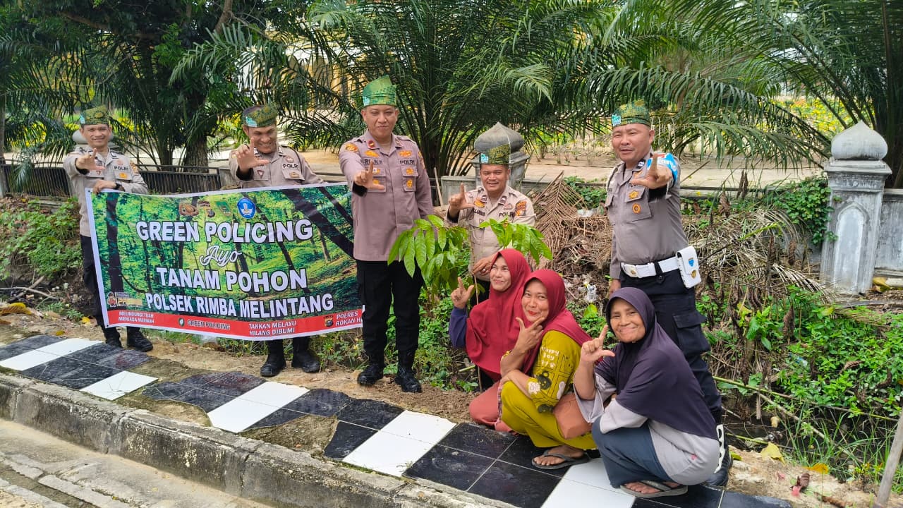 Green Policing Hijaukan Rohil, Kapolsek Rimba Melintang Tanam 20 Pohon Mahoni