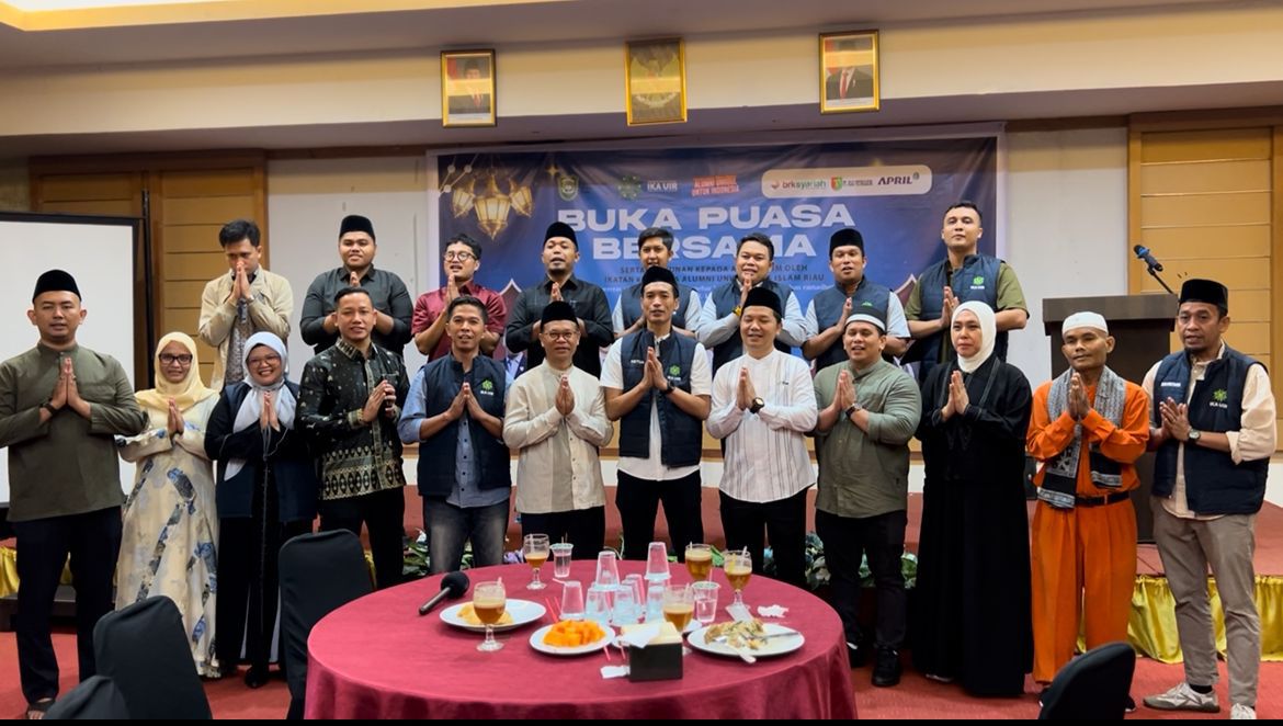 IKA UIR Buka Puasa Bersama dan Santuni Anak Yatim di Pekanbaru