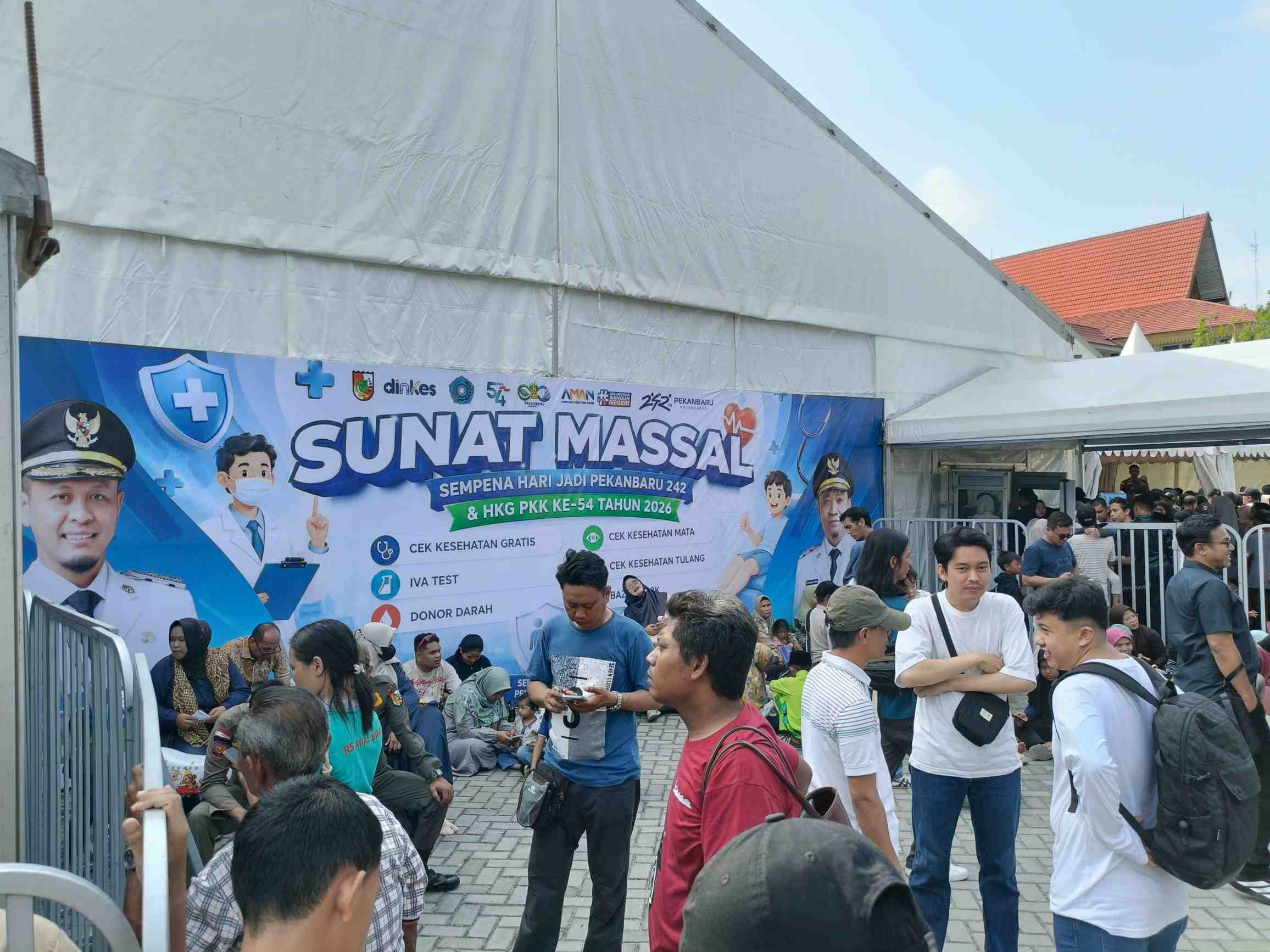 Semarak HUT Pekanbaru Ke-242, 1.200 Anak Ikuti Khitanan Massal 