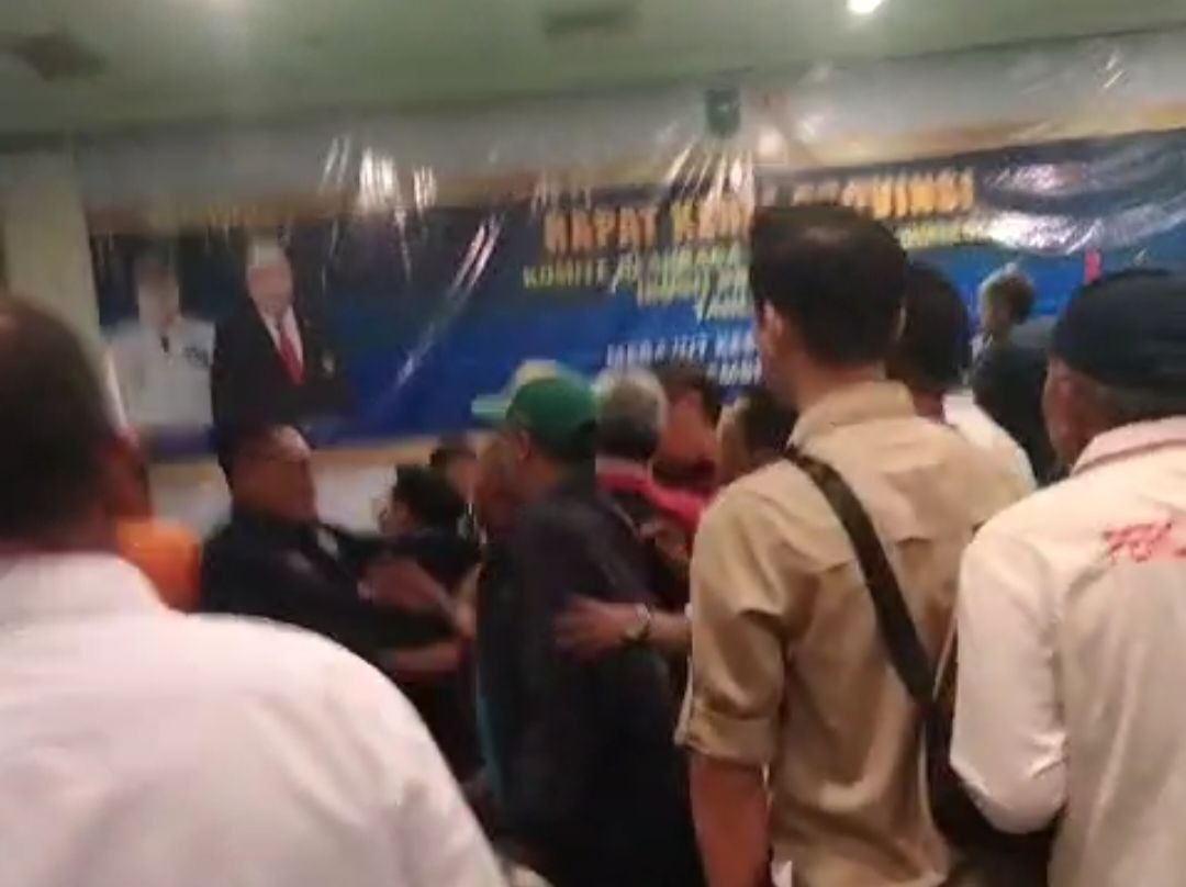 Rakerprov KONI Riau Diwarnai Keributan saat Penetapan TPP