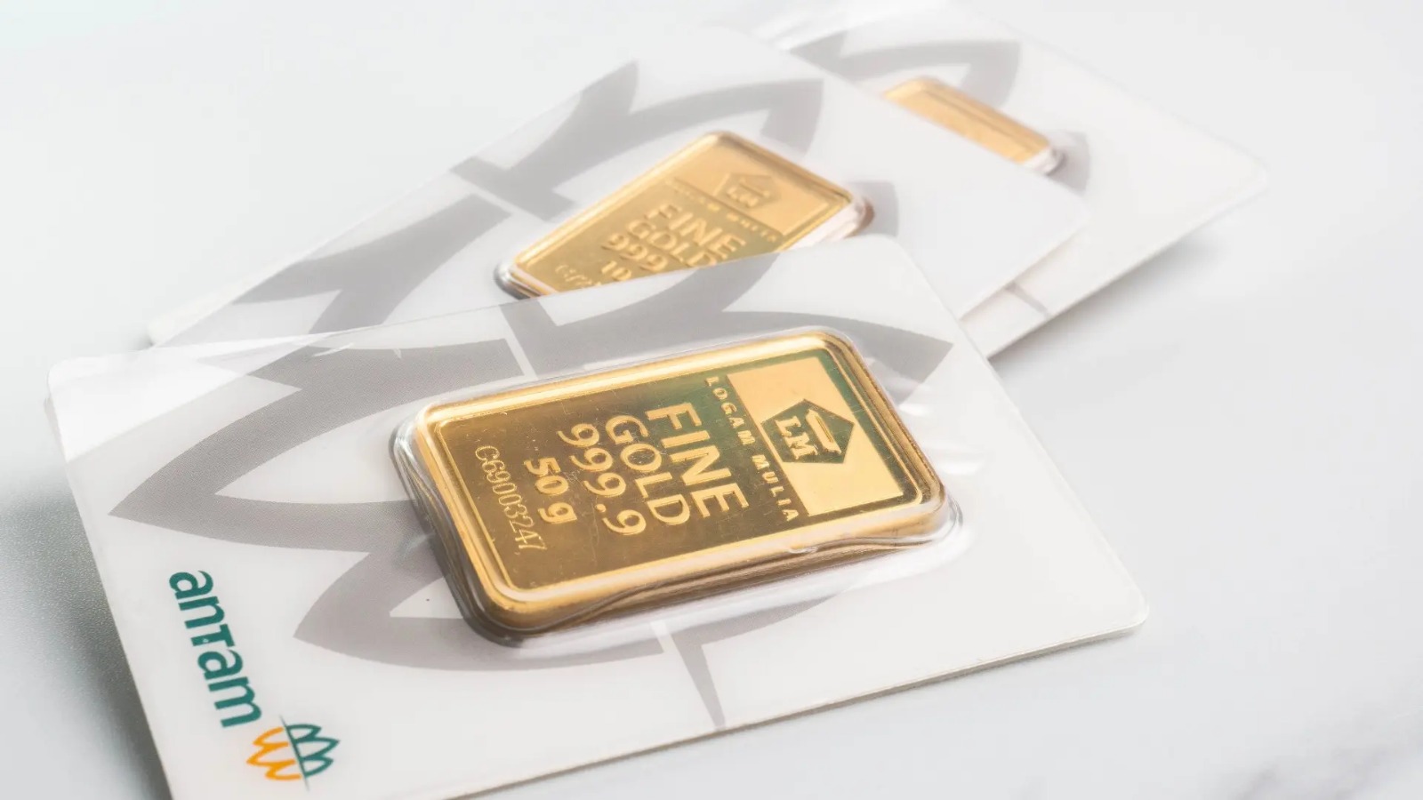 Harga Emas Antam Merosot, Buyback Anjlok hingga Rp50 Ribu