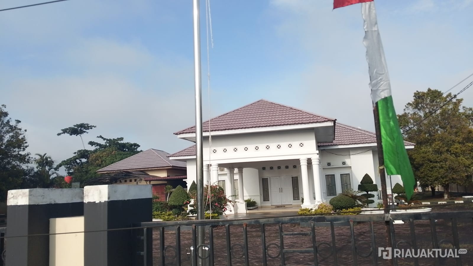 Pasca Kabar Pemeriksaan KPK, Rumah Dinas Sekda Kuansing Terpantau Sepi