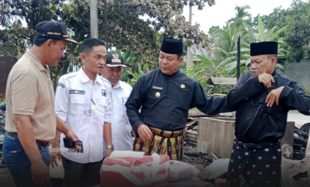 Wabup Rohul Tinjau Korban Kebakaran di Sei Kuning, Kerugian Ditaksir Rp700 Juta
